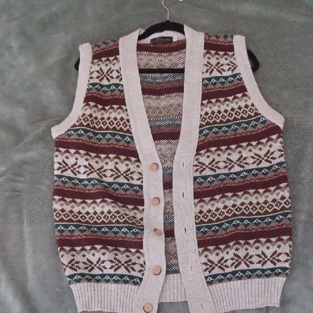 Patterned Knit Button-Up Vest
